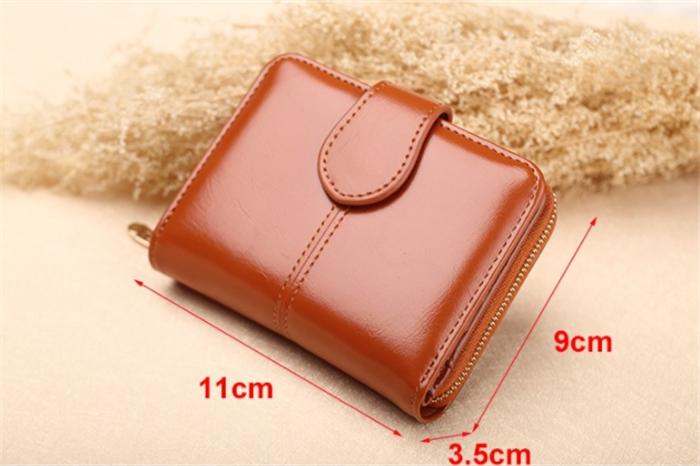 Women's Short Oil Wax Leather Hand Wallet